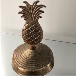 GOLD PINEAPPLE DECORATION - ANANAS DORÉ DÉCORATIF